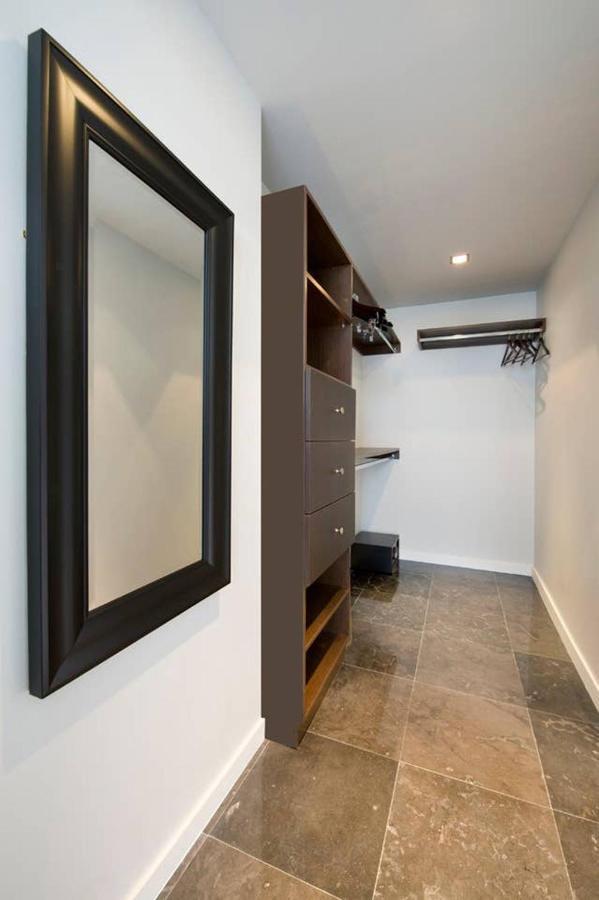 Luxury Boutique Collins Ave Apartahotel